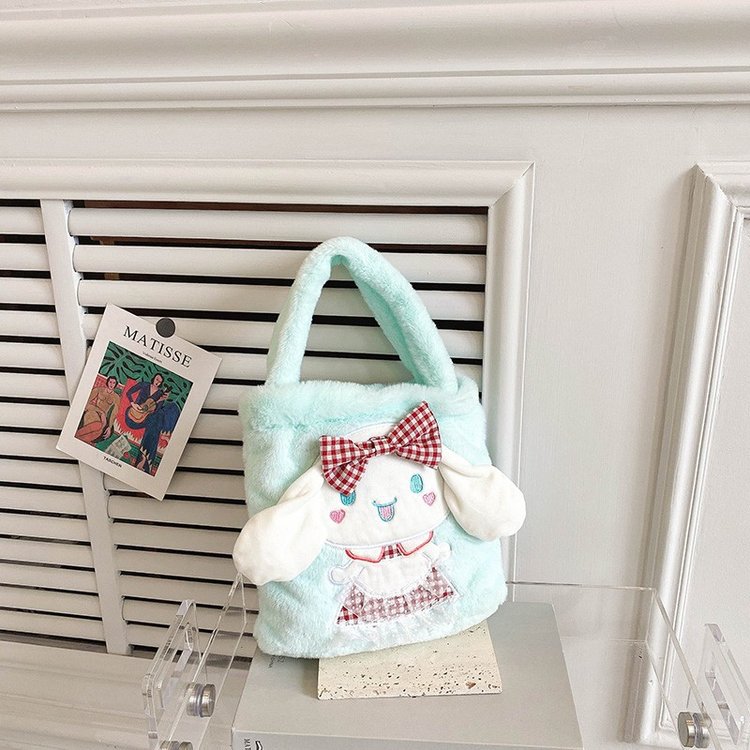 Trendy children's plush bags are in fashion and popularity. Winter children's plush bucket bags, handbags, cartoon little animals, girls' street style Application Scenario