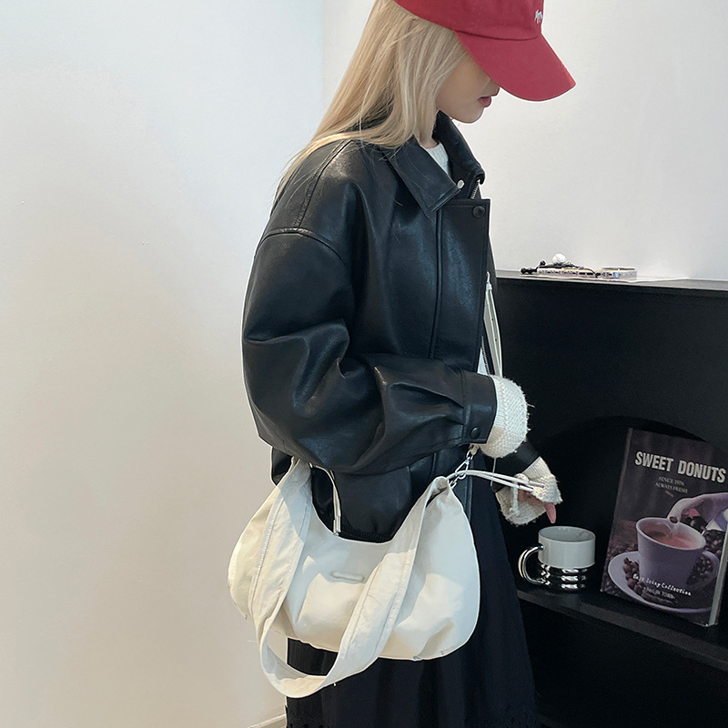 Colorful Fox's new Korean-style women's pleated single-shoulder underarm bag, a high-end solid color niche crossbody bag details Picture