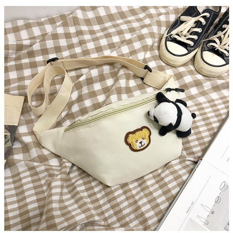 This is a trendy and cute little bag from Instagram for 2024. It's a versatile crossbody bag for female students details Picture
