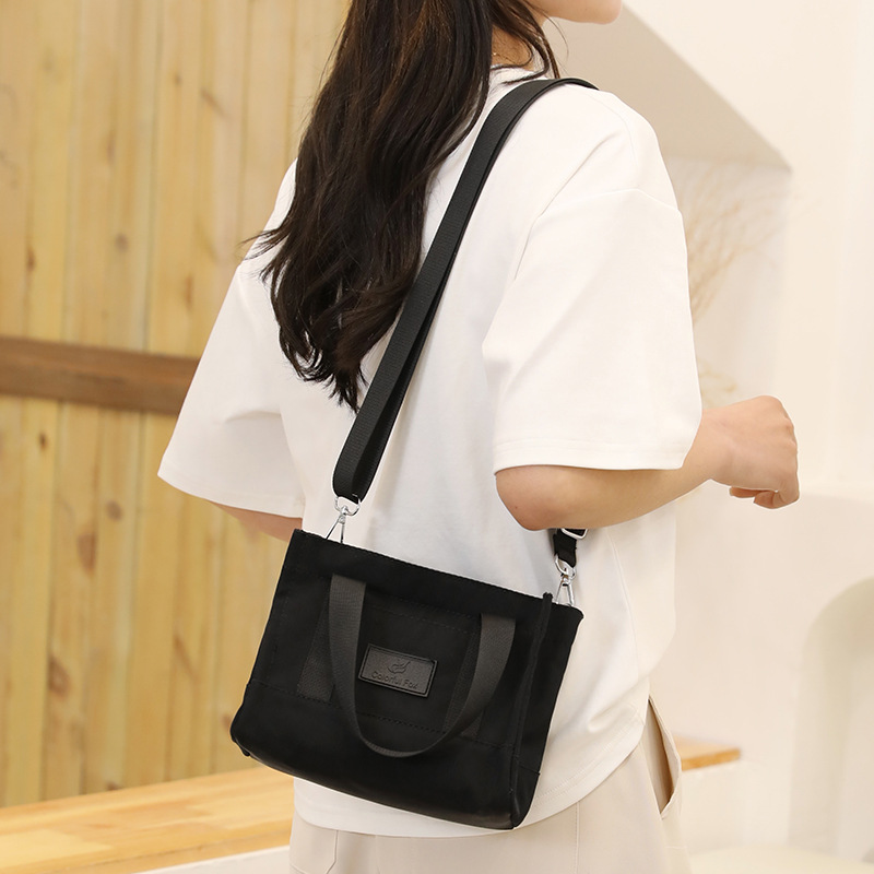 Factory wholesale waterproof nylon women's bags, fashionable, simple and individual crossbody bags, shopping handbags, versatile single-shoulder bags details Picture