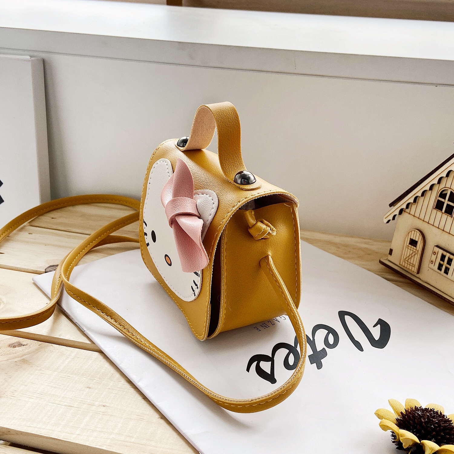 The 2020 new Korean-style cute cat children's small backpack, mini crossbody single-shoulder bag, decorated small change bag is trendy Specification drawing