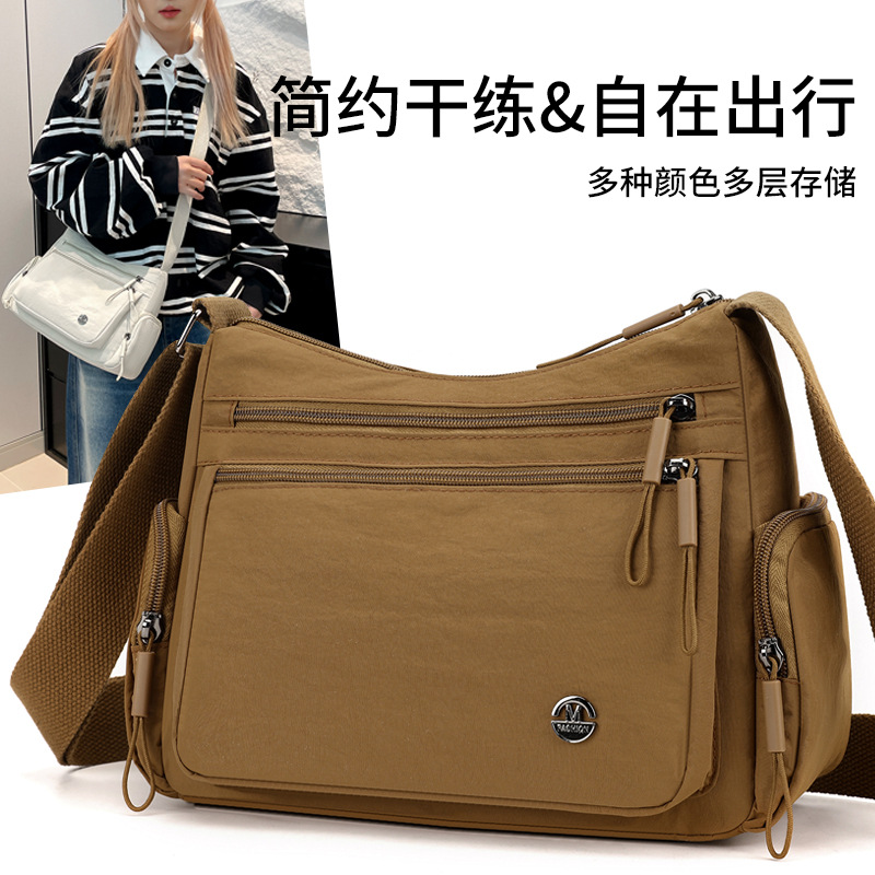 New travel bags: Fashionable crossbody bag for women, nylon large-capacity travel single-shoulder bag for women to work and commute full figure