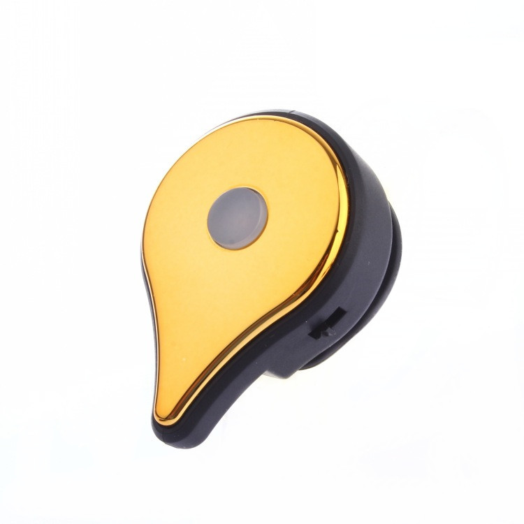 The Pokemon Go Plus smart bracelet automatically links with the charging version of the bracelet Application Scenario