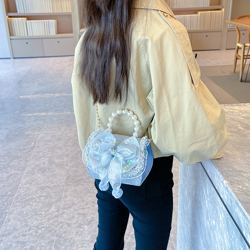Pearl Children's Handbag 2024 New Style, Girls' bow crossbody bag, Fashionable princess, cotton and linen accessories, coin purse Application Scenario