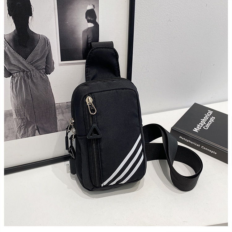 Fashionable crossbody phone bag, niche chest bag, mini crossbody bag, casual Japanese sporty small bag, light and simple single-shoulder bag full figure