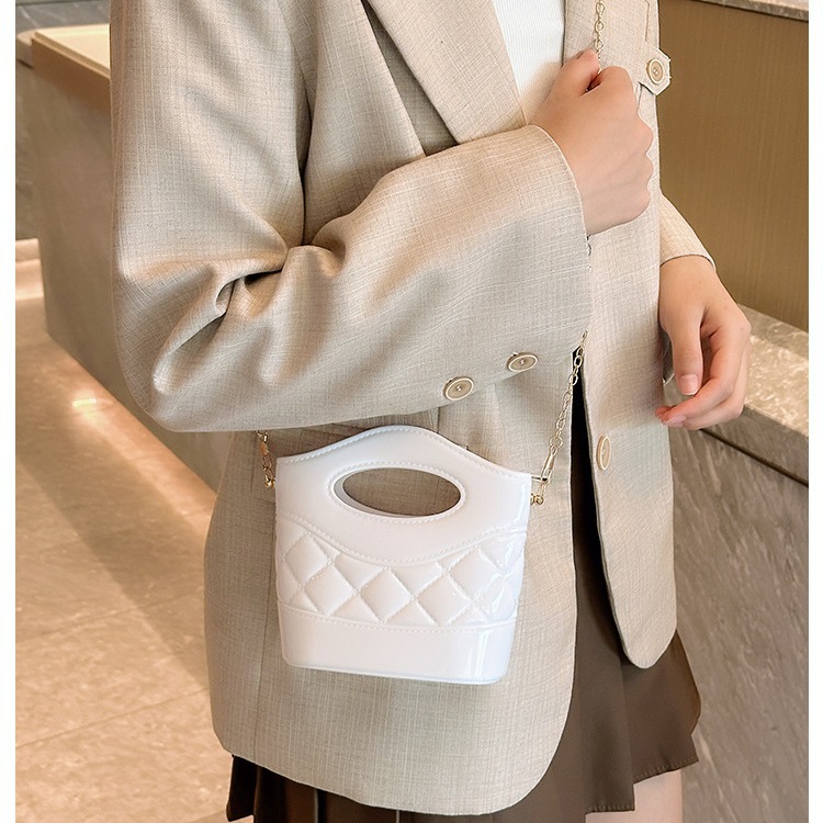 2025 New mini hand-held bucket bag, pvc bag, single-shoulder crossbody French fries bag, jelly bag, diamond chain bag Specification drawing