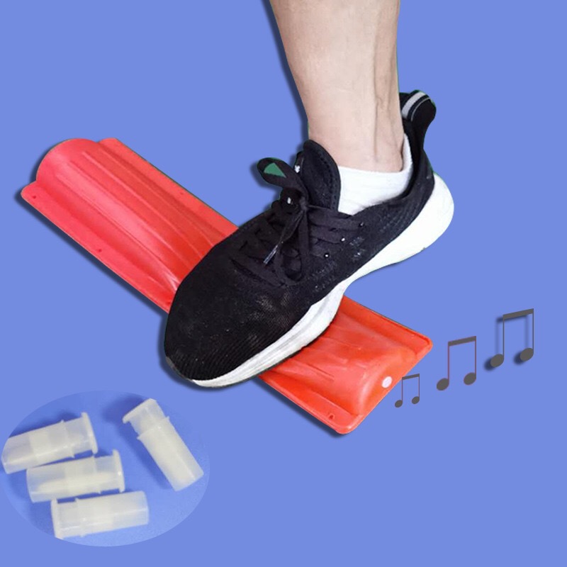 The construction site machine will sound the security eva foot alarm, step on the alarm protector full figure