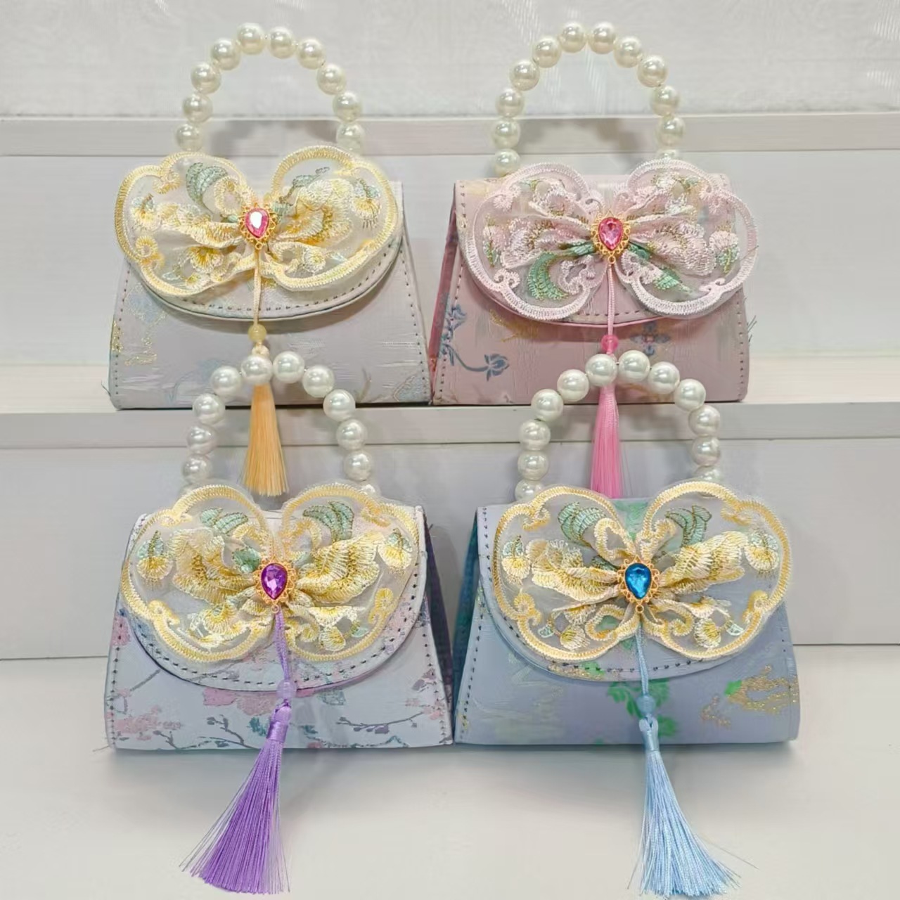 Chinese-style bow pearl handbag, princess bag, crossbody chain, ancient-style Hanfu children's accessory bag, girls' gift details Picture