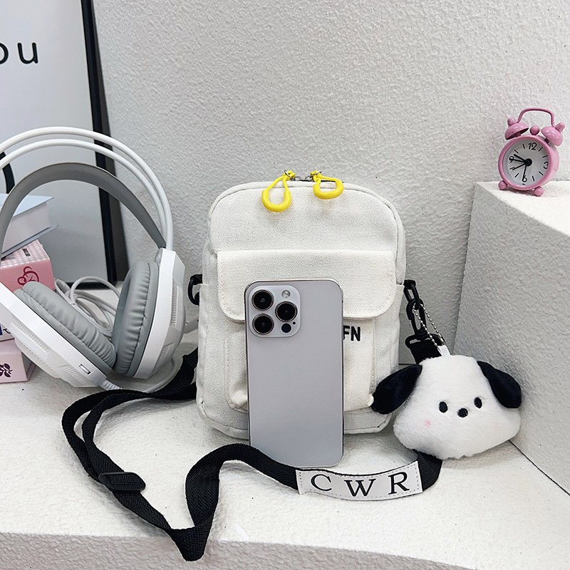 ins canvas small bag for women 2024 New Korean style versatile crossbody bag, fashionable and simple student shoulder bag wholesale Application Scenario