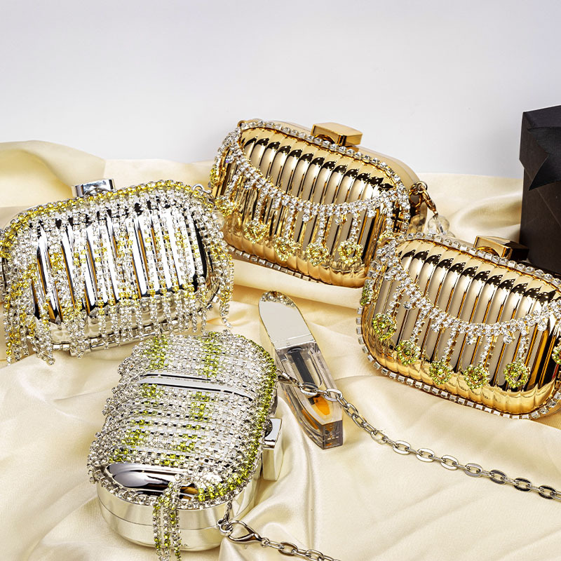 New style of European and American cross-border acrylic bag 2025, fashionable and trendy, with sparkling diamonds and tassels, luggage, pocket, and red envelope full figure