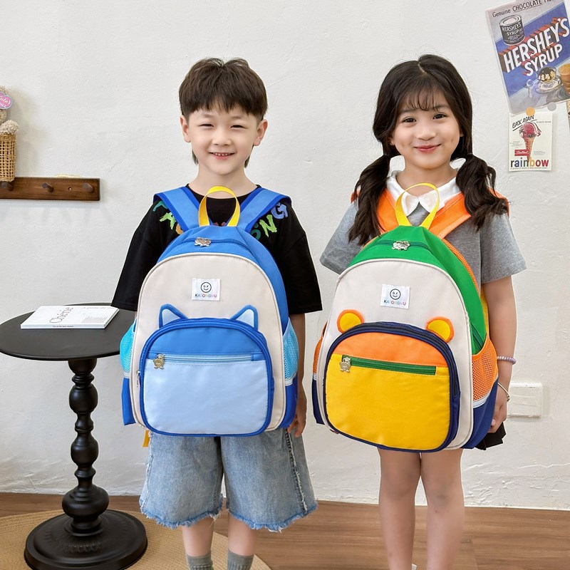 New sizes of fashionable children's schoolbags, kindergarten baby backpacks, and school bags for grades 1 to 3 in primary school details Picture