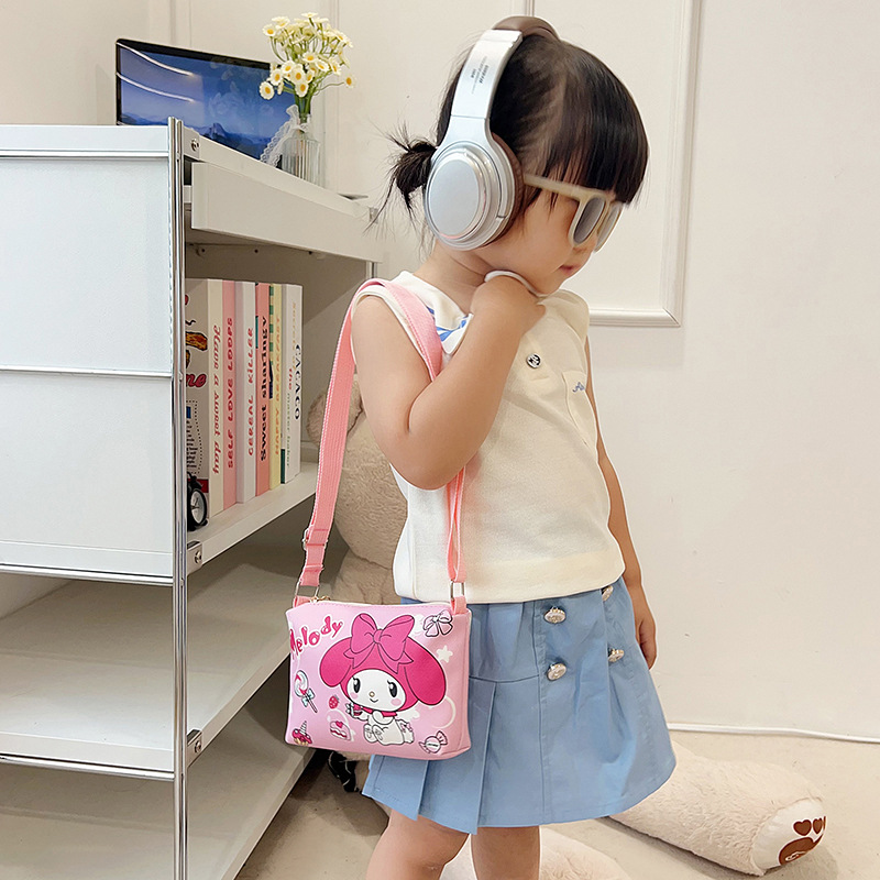 The new KD186-2 cartoon crossbody bag is a cute and large-capacity PU single-shoulder bag for outdoor organizing and storage details Picture