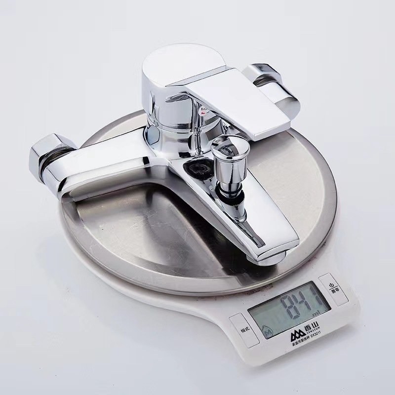 Wholesale all-copper IELTS shower three-in-one faucet, copper body mixing valve, thickened anti-freezing cold and hot water mixing valve, bathtub faucet Application Scenario