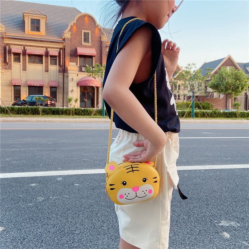 Cute new cartoon children's bags, small bags, single-shoulder bags, Korean-style casual crossbody bags for girls, and Korean coin purges Specification drawing