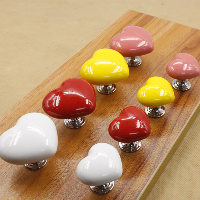 Heart-shaped toilet flush button heart-shaped press, furniture hardware handle, wardrobe drawer, cabinet door, no need to drill holes Application Scenario