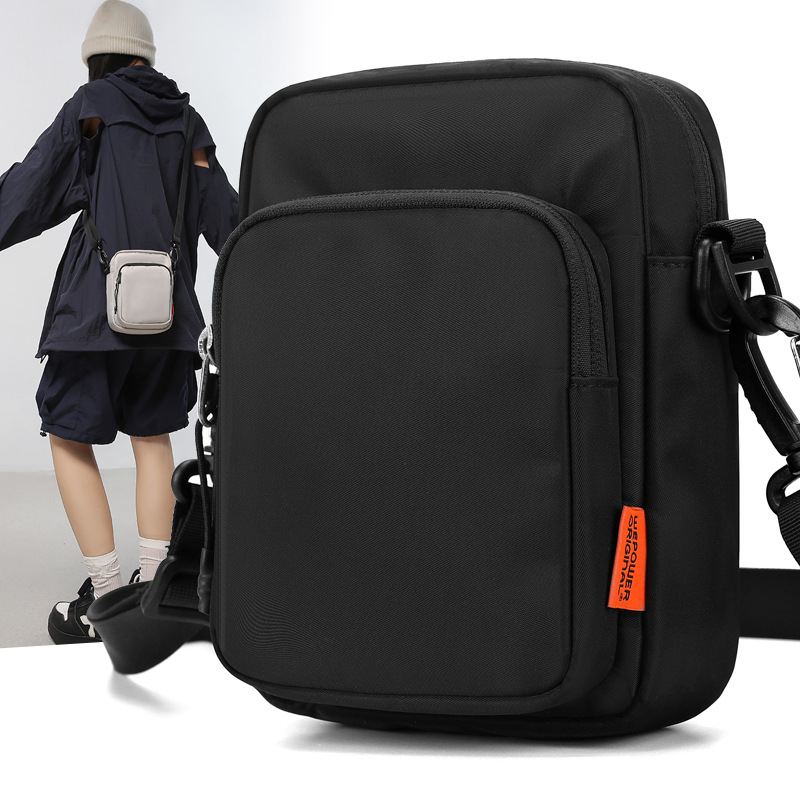 The new WEPOWER single-shoulder small crossbody bag is a casual and fashionable crossbody bag. It is a sporty and trendy brand that can be worn with a belt and waist bag full figure