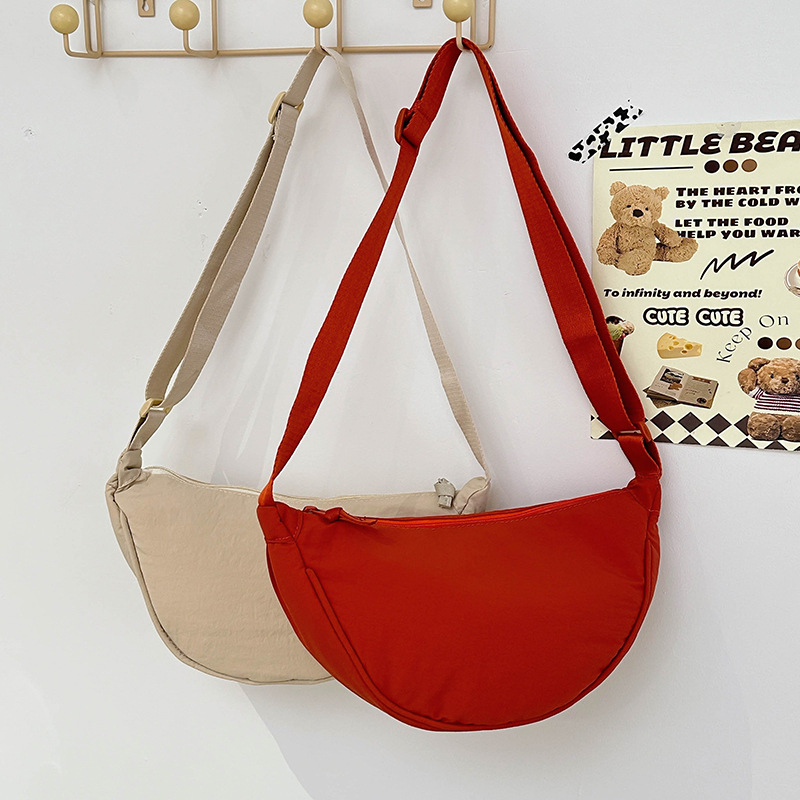 Japanese fitting room women's crossbody bag 2023 new mini single-shoulder bag, chest bag, nylon dumpling bag, underarm crossbody bag Specification drawing