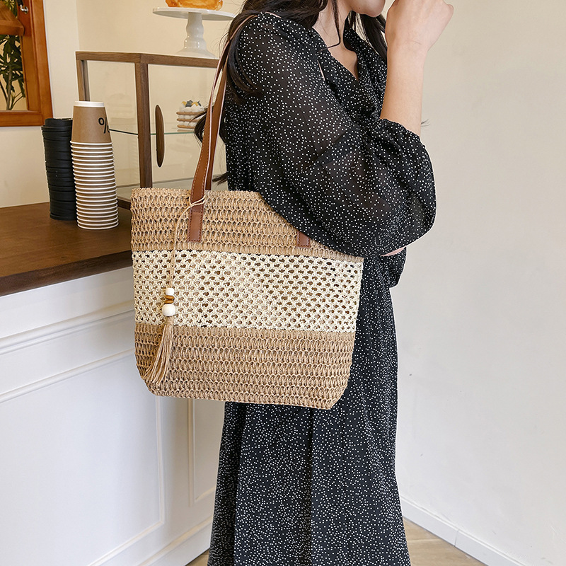 The cross-border large-capacity straw woven tote bag 2025, a new summer fashion and versatile beach bag, and a commuter underarm bag are selling well Specification drawing