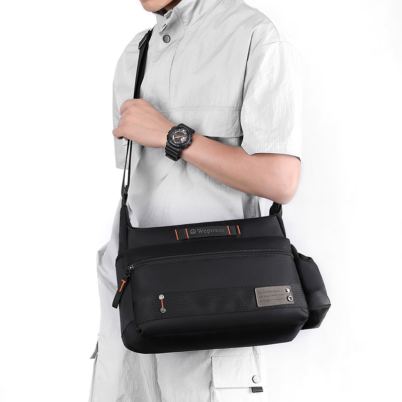 WEPOWER's new men's trendy crossbody bag is a versatile and casual men's bag for outdoor trips. It's a single-shoulder crossbody bag details Picture