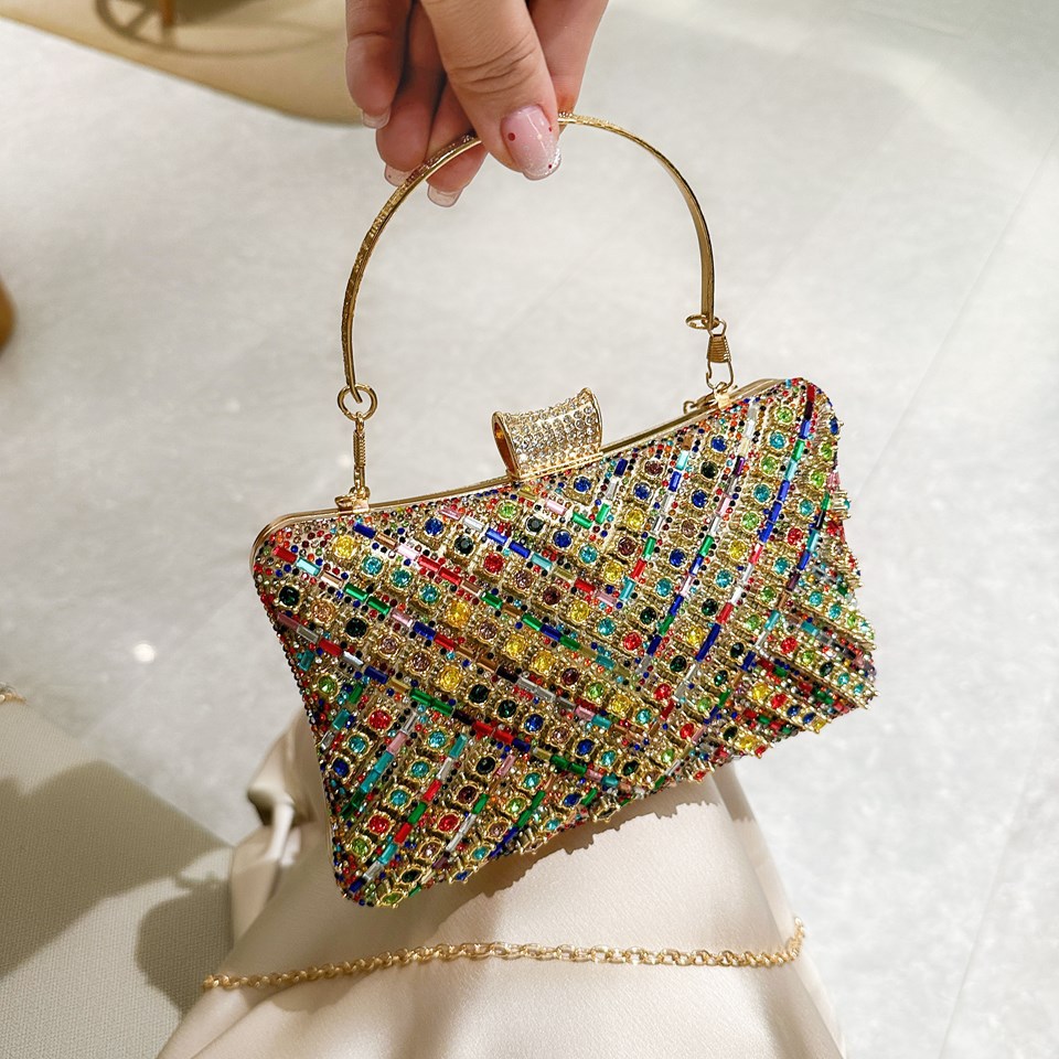 High-end evening dress, lady's water diamond clutch bag, diamond-encrusted bag, colorful diamond chain cheongsam bag, evening bag, women's handbag Application Scenario