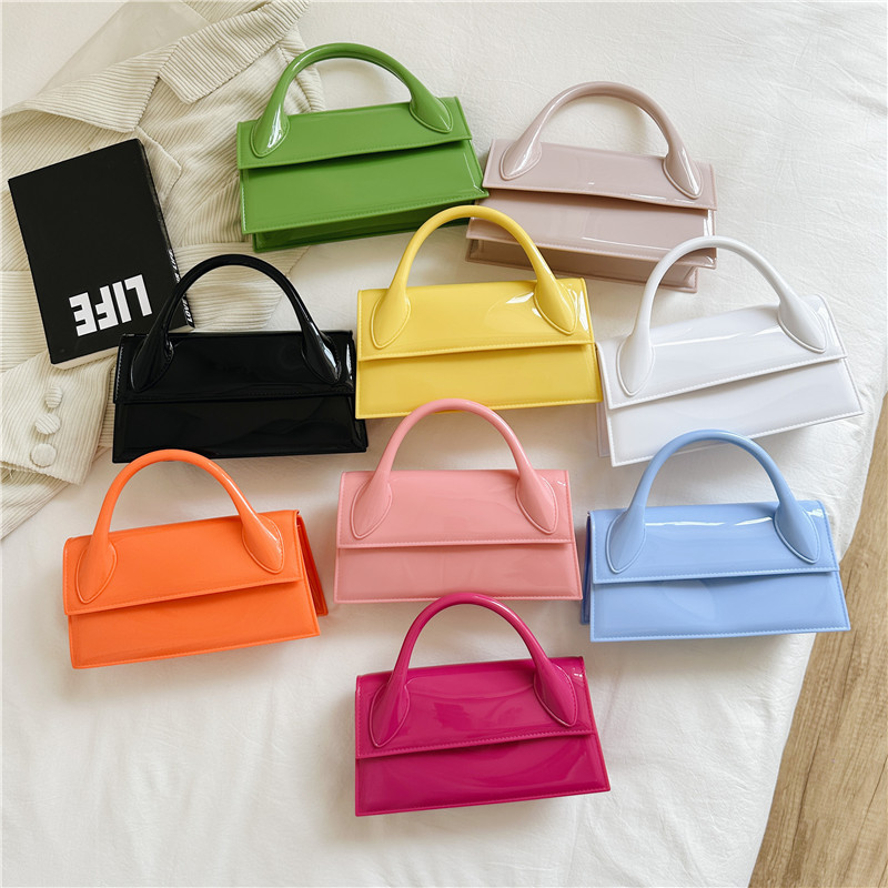 This is a new summer pvc women's bag for cross-border trade in 2025. It is a trendy macaron-colored bag that is fashionable and simple. It is a single-shoulder crossbody bag full figure