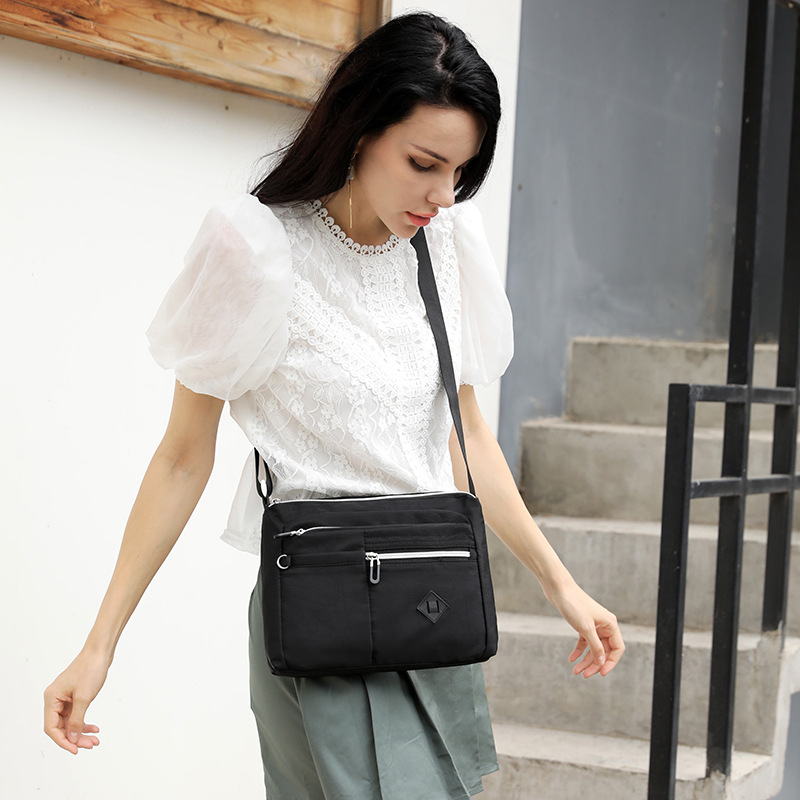 Colorful Fox 2025 New Style fashionable and simple single-shoulder crossbody bag for women, large-capacity versatile and water-resistant backpack details Picture