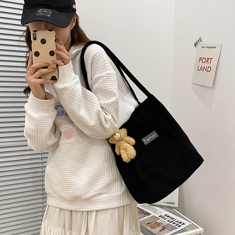 Japanese-style casual and artistic handbag, ins letter-embroidered canvas shopping bag, trendy and fashionable corduroy single-shoulder bag details Picture