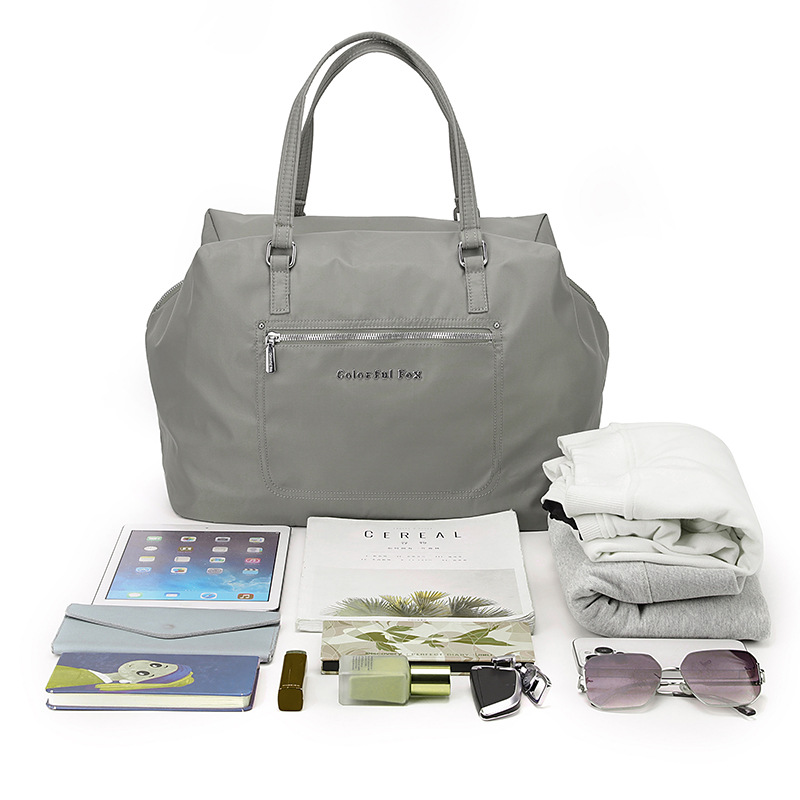 Colorful Fox's new shoulder bag, outdoor casual crossbody bag, large-capacity water-resistant neutral travel bag Application Scenario