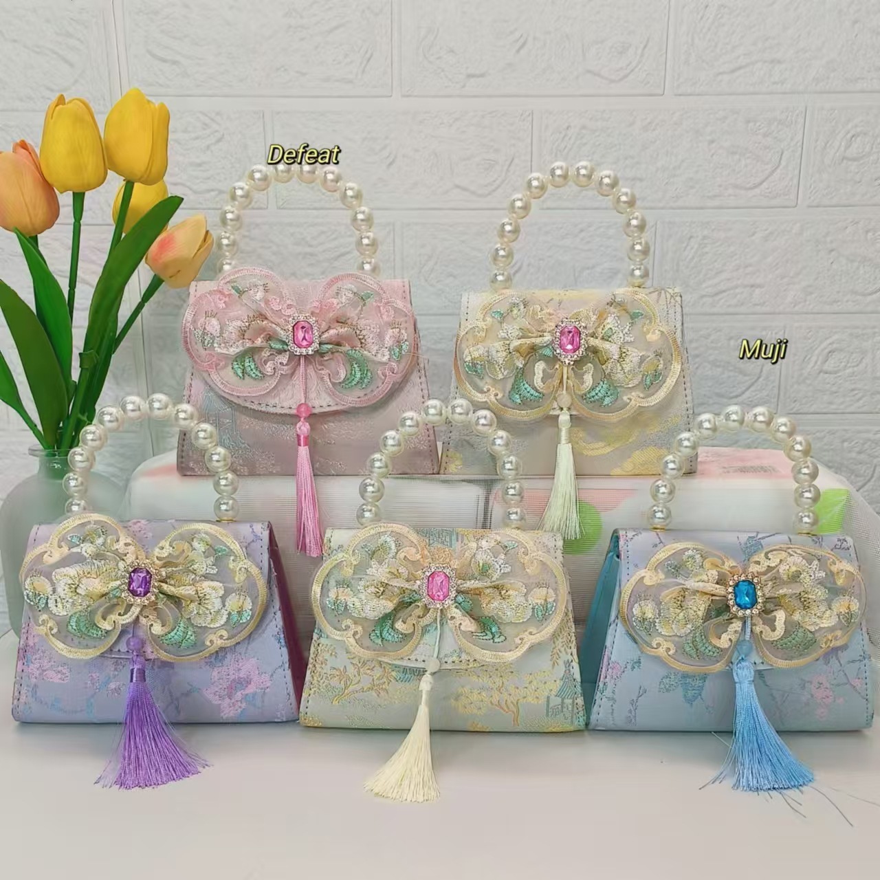 Pearl handbag, new Chinese-style children's bag, little girl loose change accessory bag, chain bag, bow small square bag full figure
