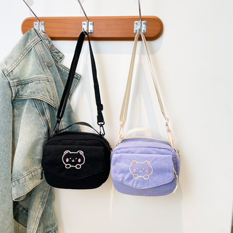 A new cute mini corduroy crossbody bag and single-shoulder bag for women, a versatile, funny and fashionable mobile phone bag Specification drawing