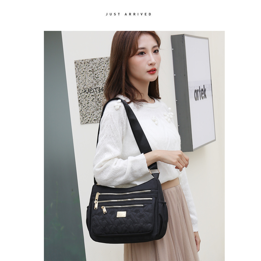 New women's crossbody bag, nylon embroidered shoulder bag, large-capacity multi-layer simple middle-aged mom bag Specification drawing