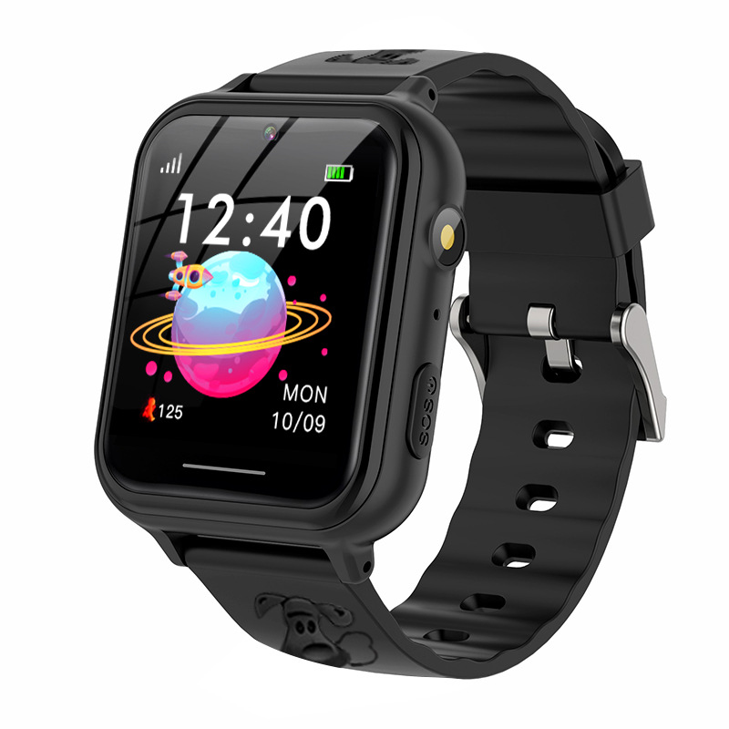 Cross-border children's smartwatches with multiple languages, built-in games, children's phone smartwatches, and primary school students' photo-taking smart smartwatches Application Scenario
