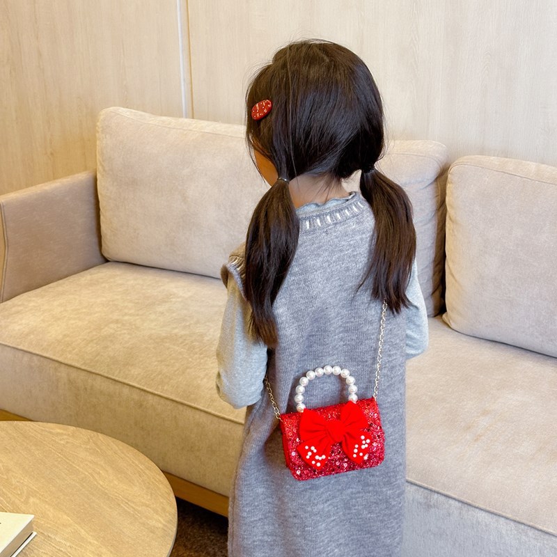 2025 Red Festive Children's New Year Greeting Bag, Stylish Pearl Girls' handbag, embroidered thread bow, children's crossbody bag Application Scenario