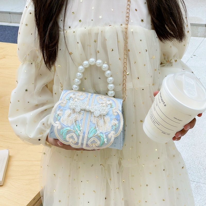 2024 New Chinese-style children's bag, princess pearl handbag, new Chinese-style girls' fashionable accessory chain crossbody bag details Picture