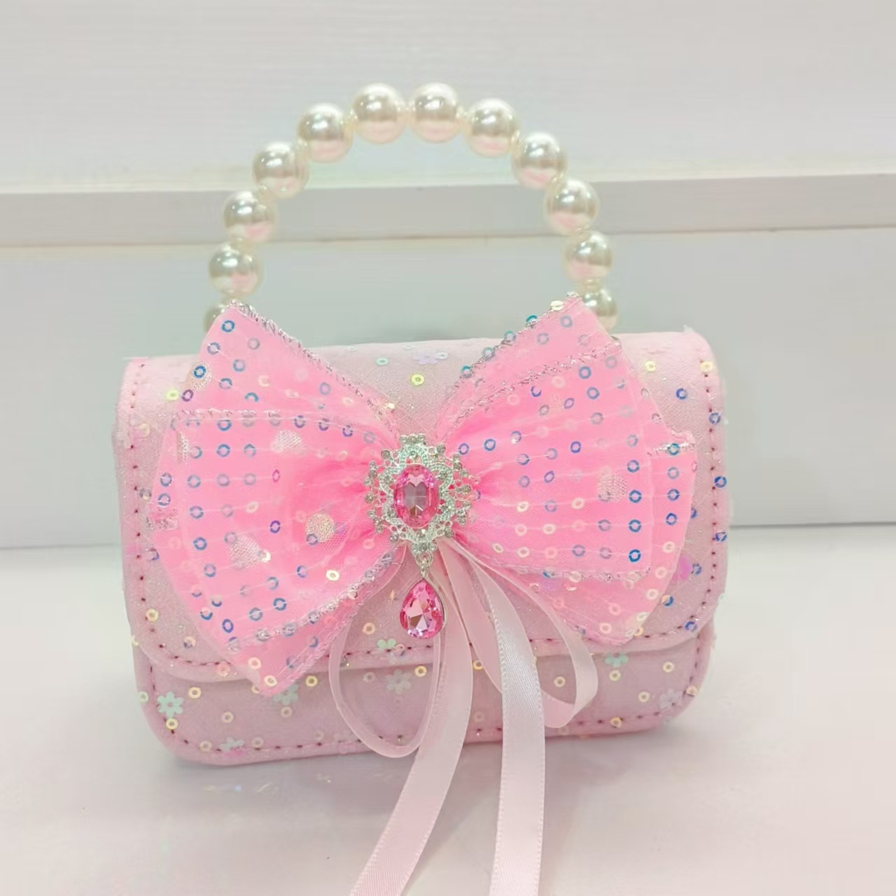 Bow princess bag, crossbody accessory, small square bag, chain girl princess bag, girl gift, little chanel-style accessory bag Application Scenario