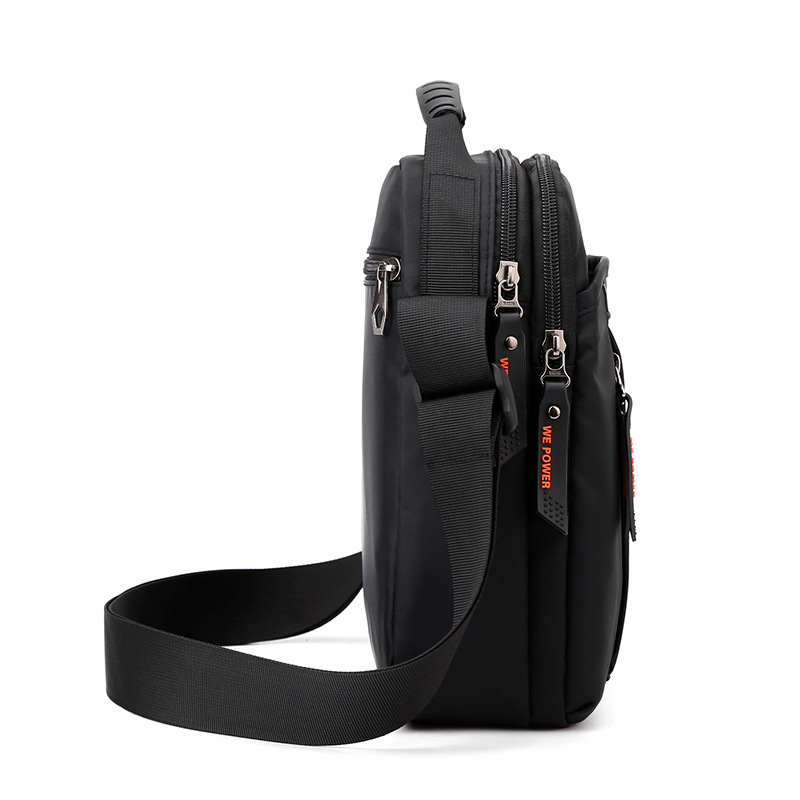 Factory direct sales of new single-shoulder bags for men, casual and trendy men's bags, personalized single-shoulder bags, small crossbody bags, simple handbags Application Scenario