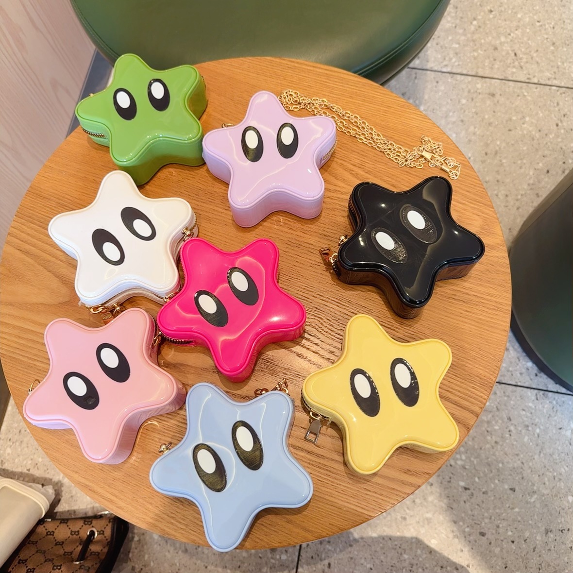 The 2025 new star bag, cute cartoon Guka bag, girls' crossbody bag, fashionable chain bag and girls' pvc bag full figure