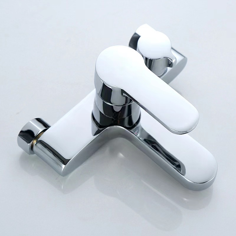 Cross-border fine copper side-opening three-in-one shower bathtub faucet, simple showerhead mixing faucet, cold and hot bathroom mixing valve Application Scenario
