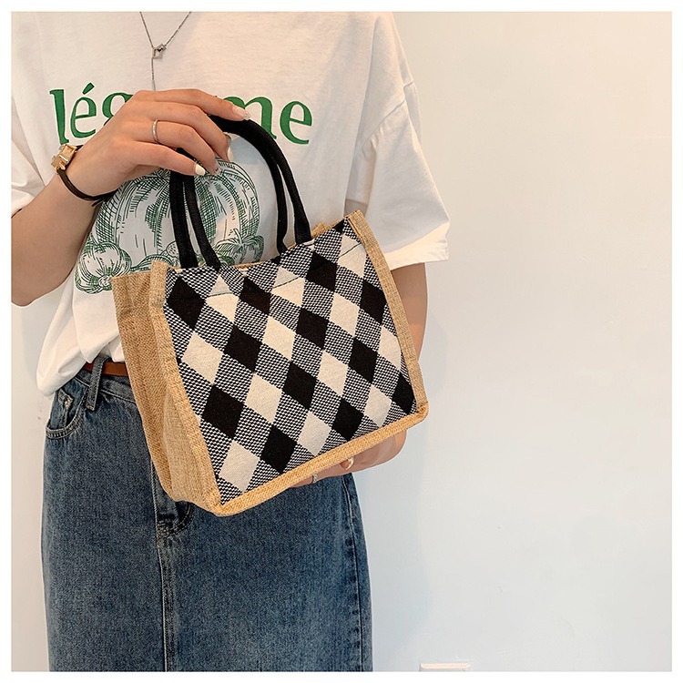Wholesale of trendy and versatile handbags, new casual and simple linen bags, fashionable diamond-shaped office lunch bags in stock Application Scenario