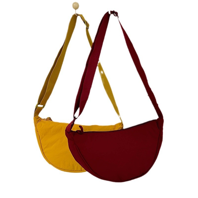 Japanese fitting room women's crossbody bag 2023 new mini single-shoulder bag, chest bag, nylon dumpling bag, underarm crossbody bag Item Picture
