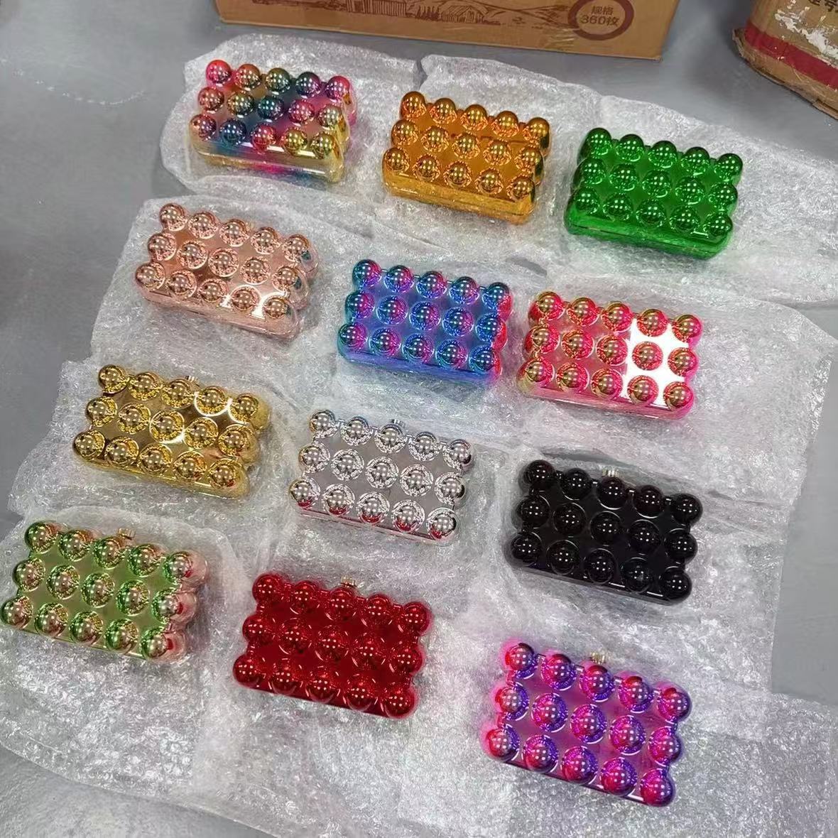 Acrylic bag 2025 new style, European and American cross-border single-shoulder fashionable design, women's chain egg box bag details Picture