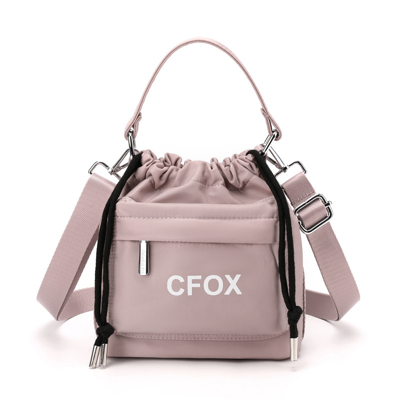 Colorful Fox's new single-shoulder bag, a trendy Korean style crossbody bag with a large capacity and simple design Item Picture