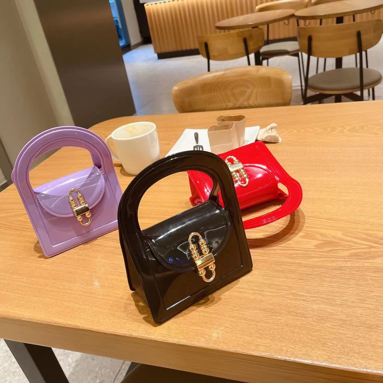 New jelly bag, mini bag, fashionable and trendy children's bag, simple and versatile cross-chain women's bag for Spring/Summer 2025 Application Scenario
