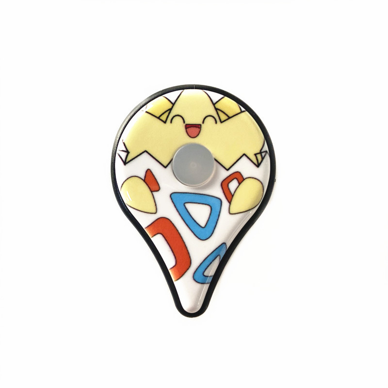 The Pokemon Go Plus smart bracelet automatically links with the charging version of the bracelet details Picture