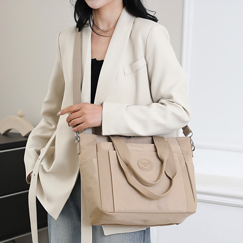 Colorful Fox's new women's tote bag is an outdoor casual large-capacity water-resistant single-shoulder crossbody bag for moms details Picture