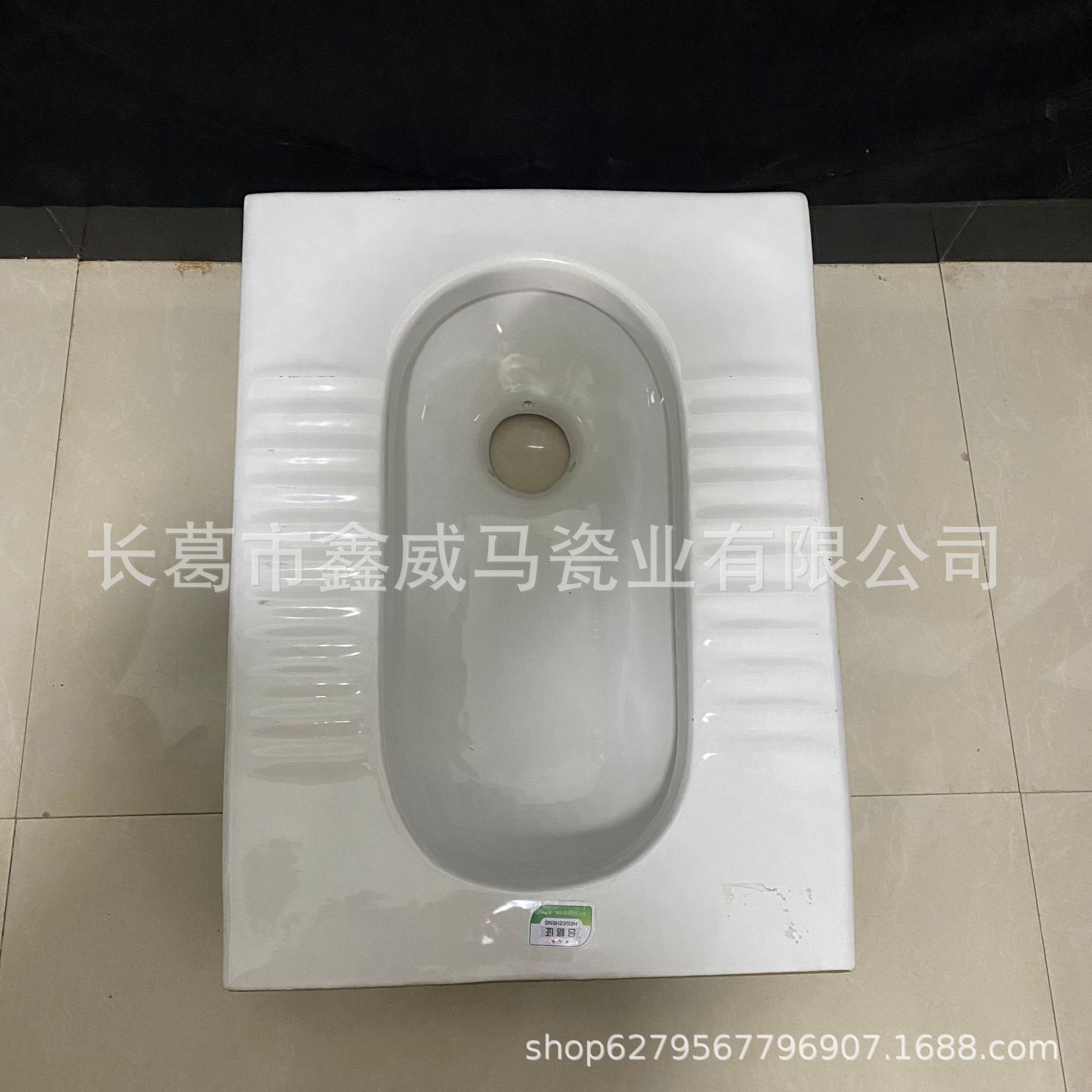 Engineering toilet, toilet bowl, direct flush squat toilet, toilet bowl, engineering water tank Specification drawing