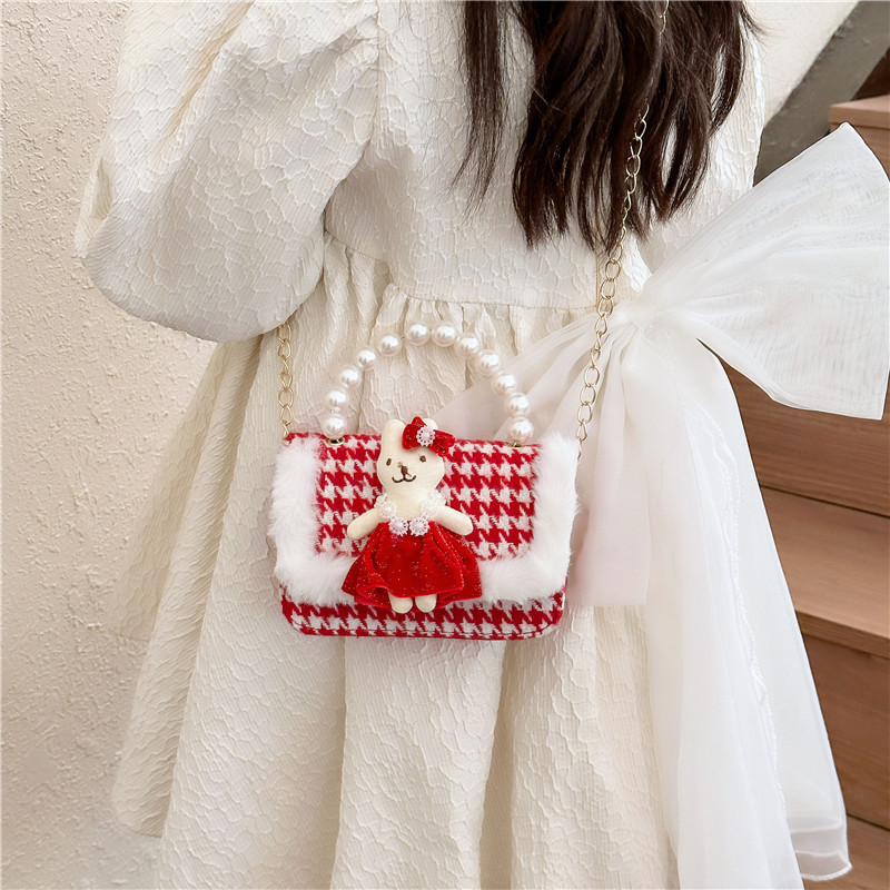 Children's crossbody bag, cute girl single-shoulder bag, stylish girl, princess, little Chanel style pearl hand-held loose change small crossbody bag details Picture