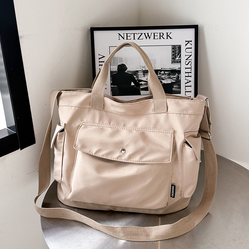Korean large-capacity fashionable casual bag for Spring/Summer 2024, new commuting and after-school bag, versatile single-shoulder crossbody bag details Picture
