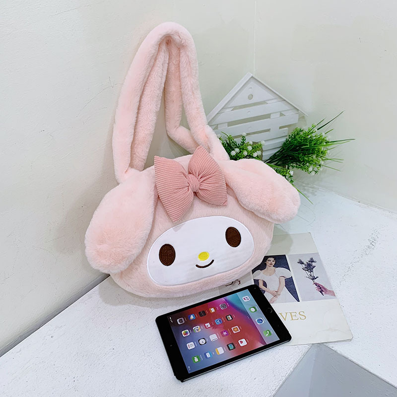 Japanese Instagram-style large-capacity cartoon plush single-shoulder bag 2023 new style Strawberry Bear Girl handbag Application Scenario