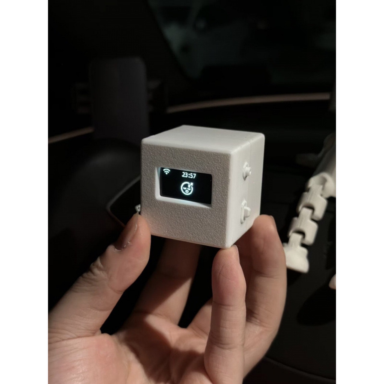 【 Xiaozhi Chatbot 】 Xia Ge recommends AI - Rechargeable Version full figure